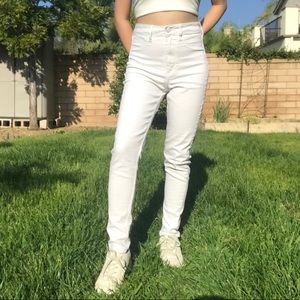 H&M White High-Waisted Jeans
